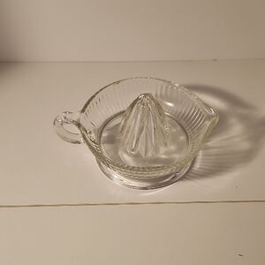 Anchor Hocking Clear Glass Citrus Juicer